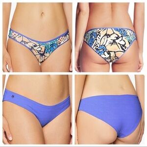 Maaji Glee wedgewood blue reversible swim bottom